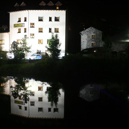 Tres Picos Hotel Еристе Екстериор снимка