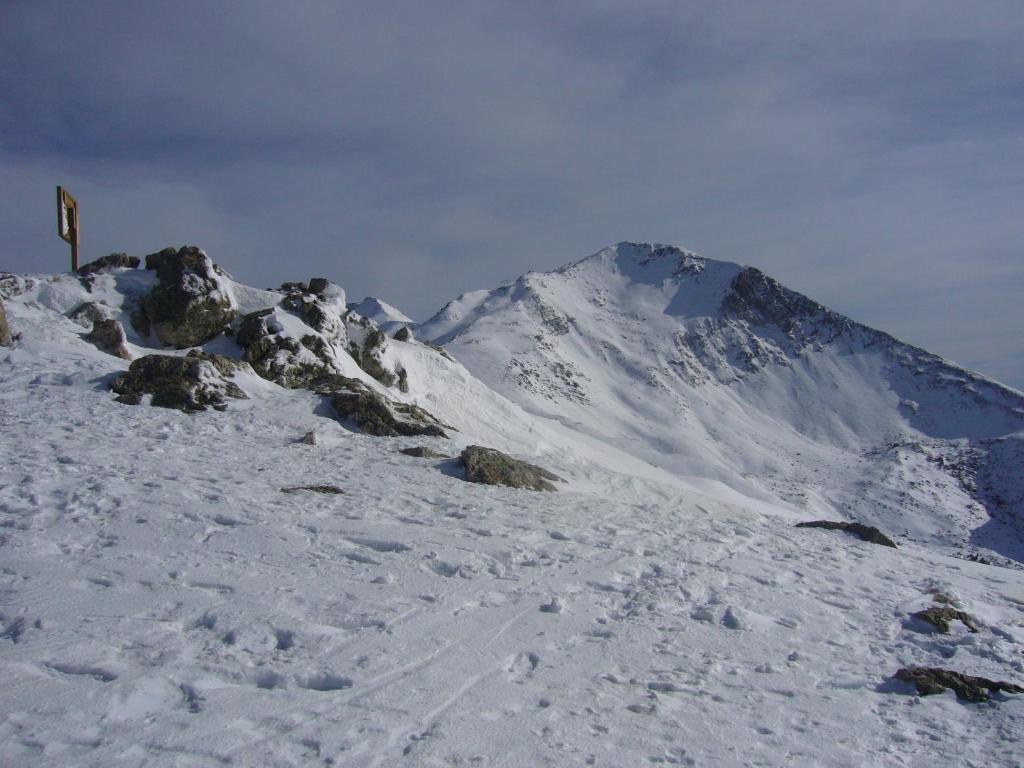 Tres Picos Hotel Еристе Екстериор снимка